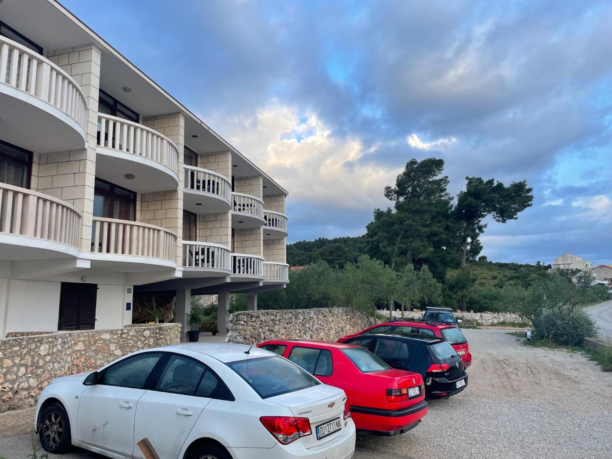 Apartments Ana By The Sea Лумбарда Экстерьер фото