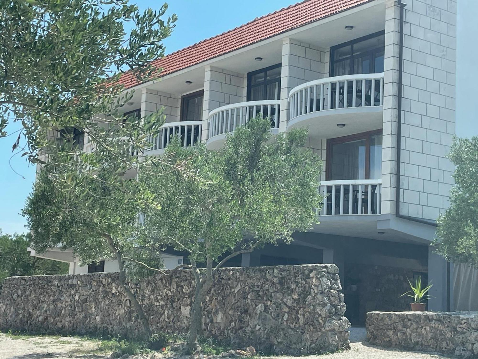Apartments Ana By The Sea Лумбарда Экстерьер фото