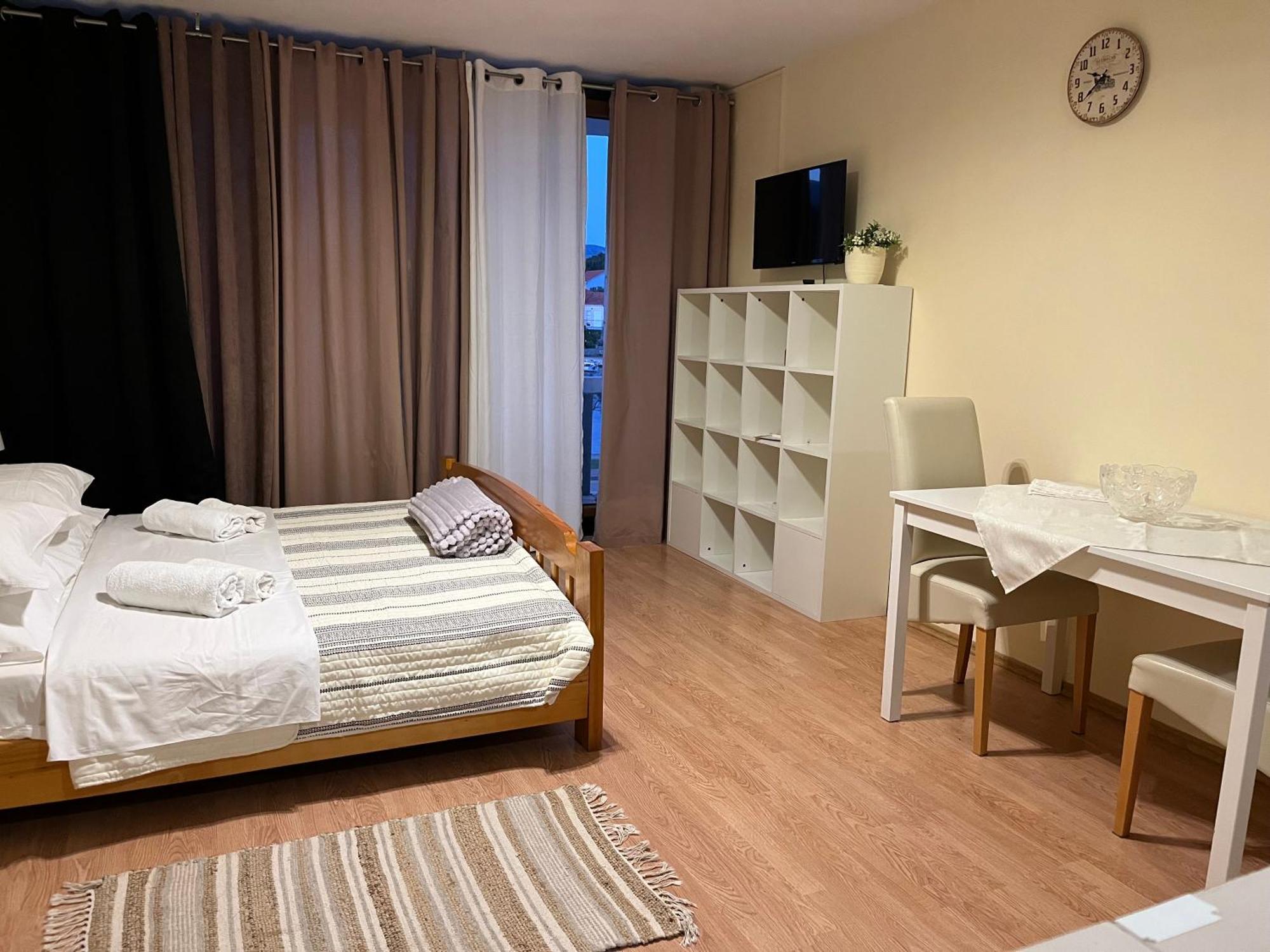 Apartments Ana By The Sea Лумбарда Экстерьер фото